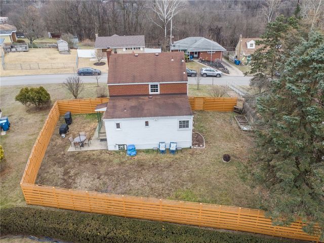 2039 Outlook Dr, Penn Hills, PA 15147