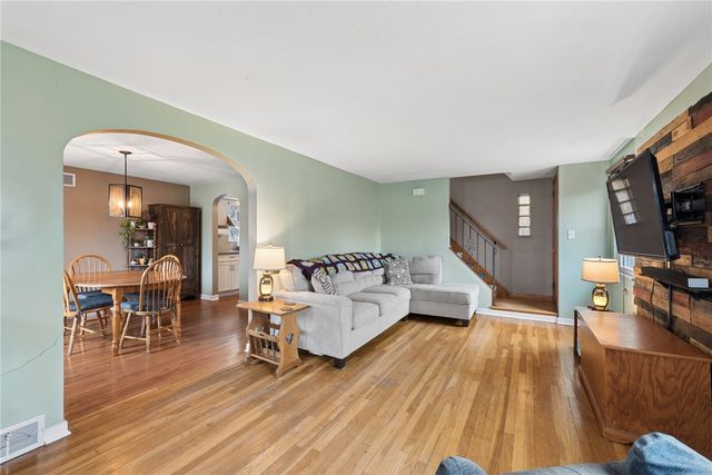 2039 Outlook Dr, Penn Hills, PA 15147