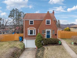 2039 Outlook Dr, Penn Hills, PA 15147