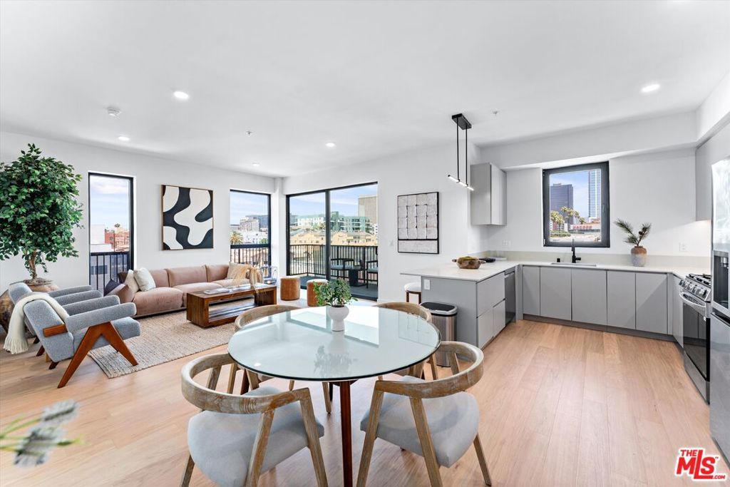 904 S New Hampshire Avenue 310, Los Angeles, CA 90006 — photo 5