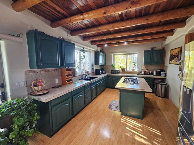 153 Vista Del Norte, Santa Fe, NM 87507