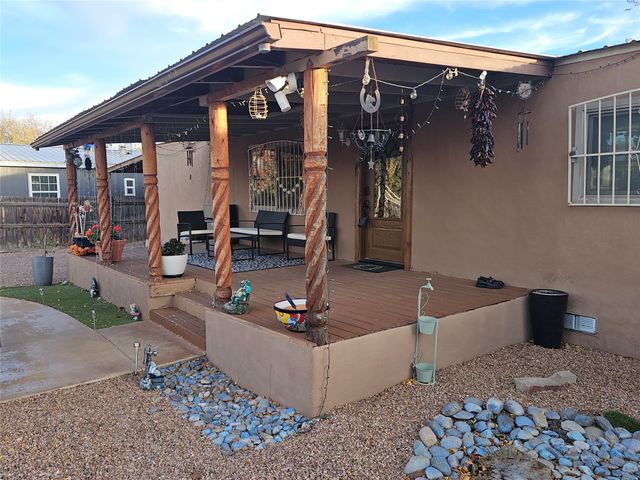 153 Vista Del Norte, Santa Fe, NM 87507