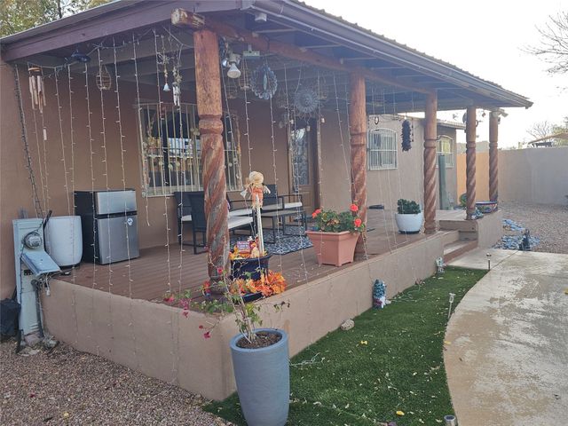 153 Vista Del Norte, Santa Fe, NM 87507