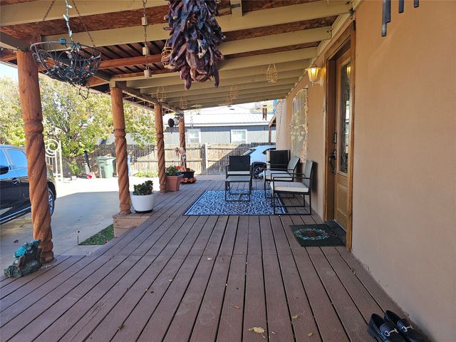 153 Vista Del Norte, Santa Fe, NM 87507