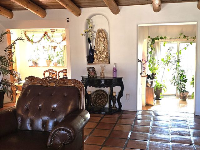 153 Vista Del Norte, Santa Fe, NM 87507