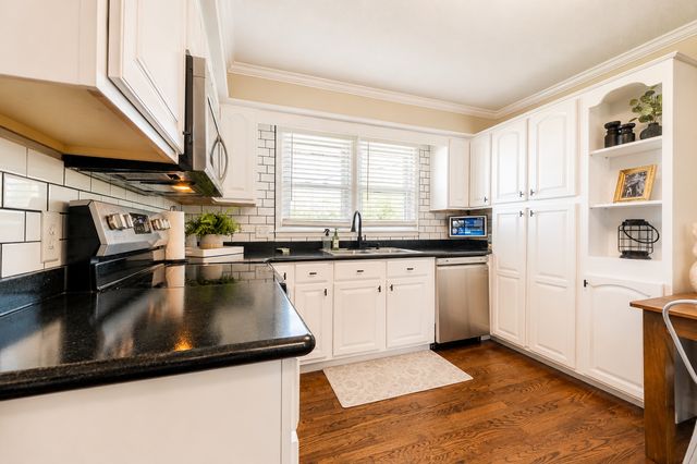 212 Sunset Drive, Jordan, MN 55352