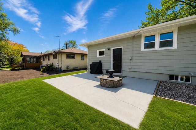 212 Sunset Drive, Jordan, MN 55352