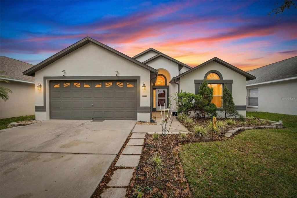 Image 1 of property listing at 10122 SOMERSBY DRIVE, Riverview, FL 33578