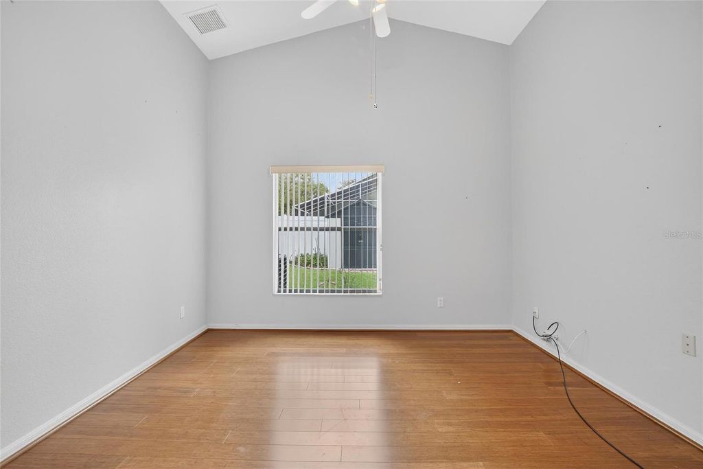 Image 13 of property listing at 10122 SOMERSBY DRIVE, Riverview, FL 33578