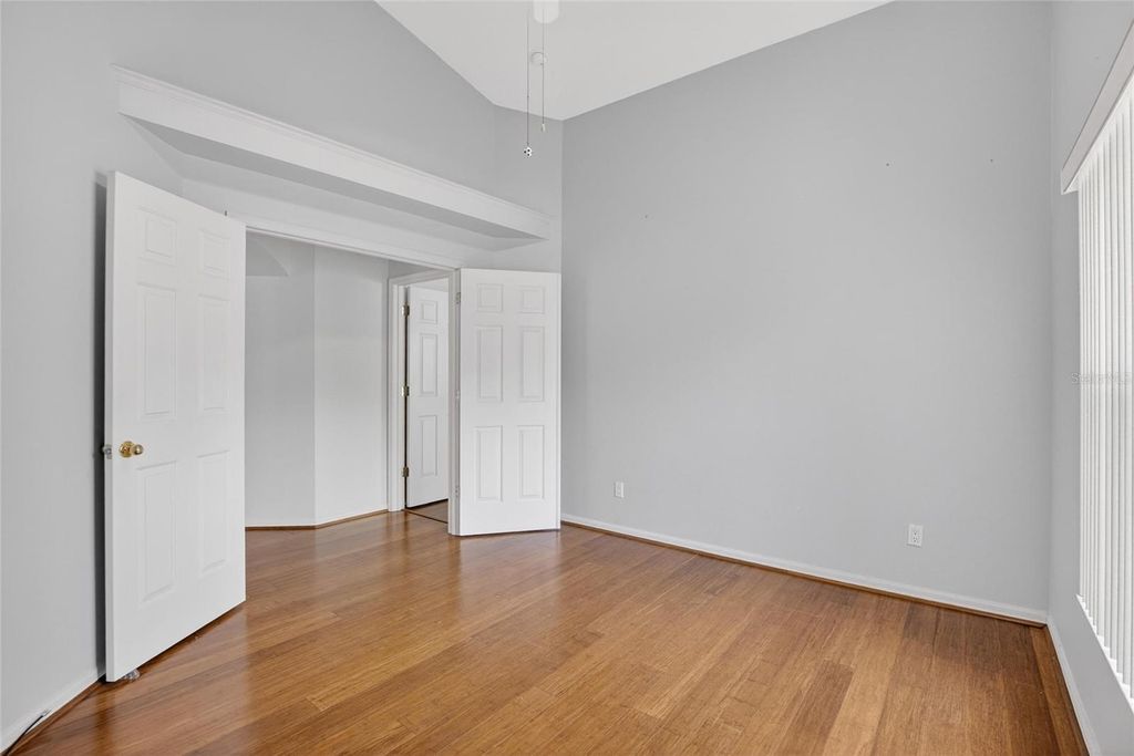 Image 15 of property listing at 10122 SOMERSBY DRIVE, Riverview, FL 33578