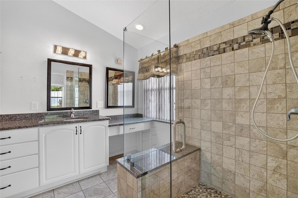 Image 19 of property listing at 10122 SOMERSBY DRIVE, Riverview, FL 33578