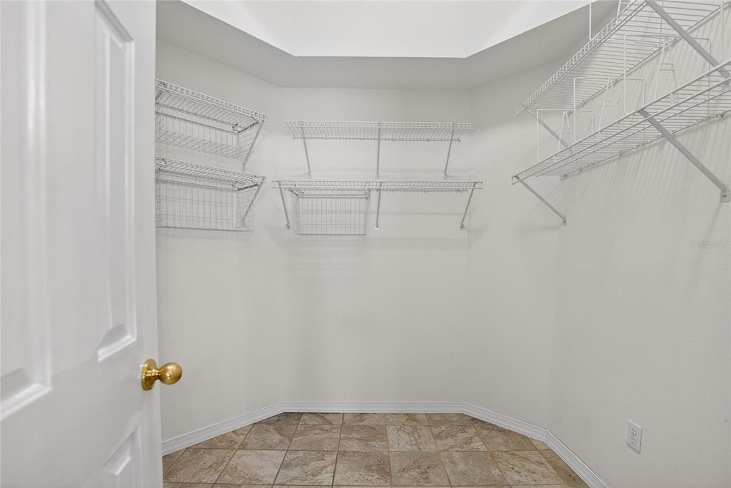 Image 22 of property listing at 10122 SOMERSBY DRIVE, Riverview, FL 33578