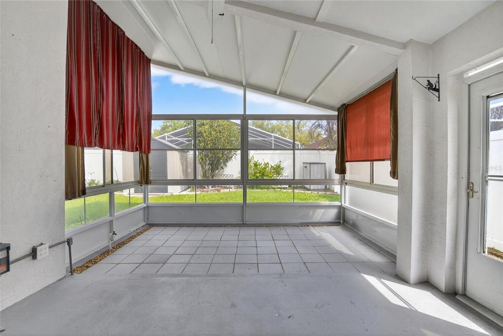 Image 37 of property listing at 10122 SOMERSBY DRIVE, Riverview, FL 33578