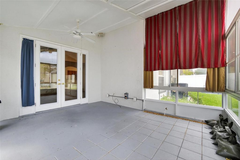 Image 38 of property listing at 10122 SOMERSBY DRIVE, Riverview, FL 33578