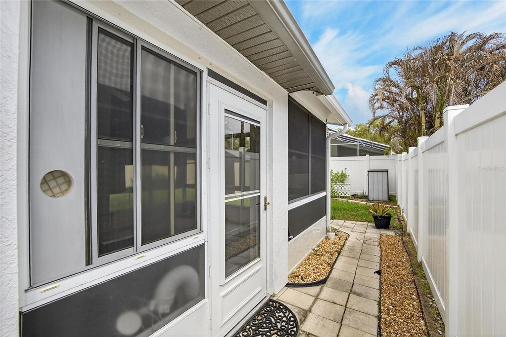 Image 39 of property listing at 10122 SOMERSBY DRIVE, Riverview, FL 33578