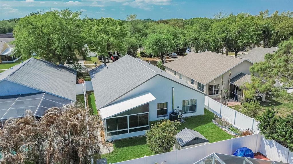 Image 45 of property listing at 10122 SOMERSBY DRIVE, Riverview, FL 33578