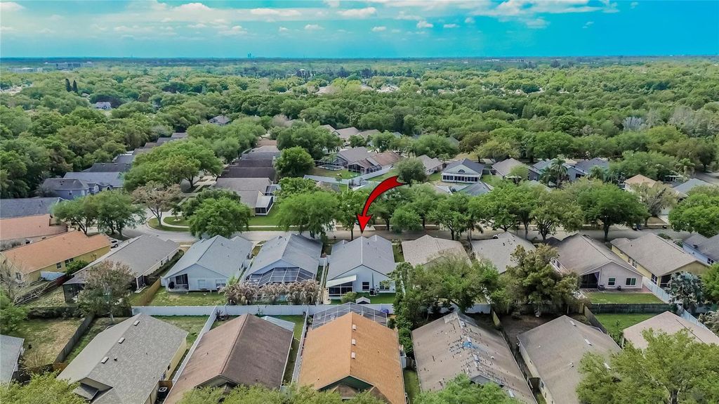 Image 47 of property listing at 10122 SOMERSBY DRIVE, Riverview, FL 33578