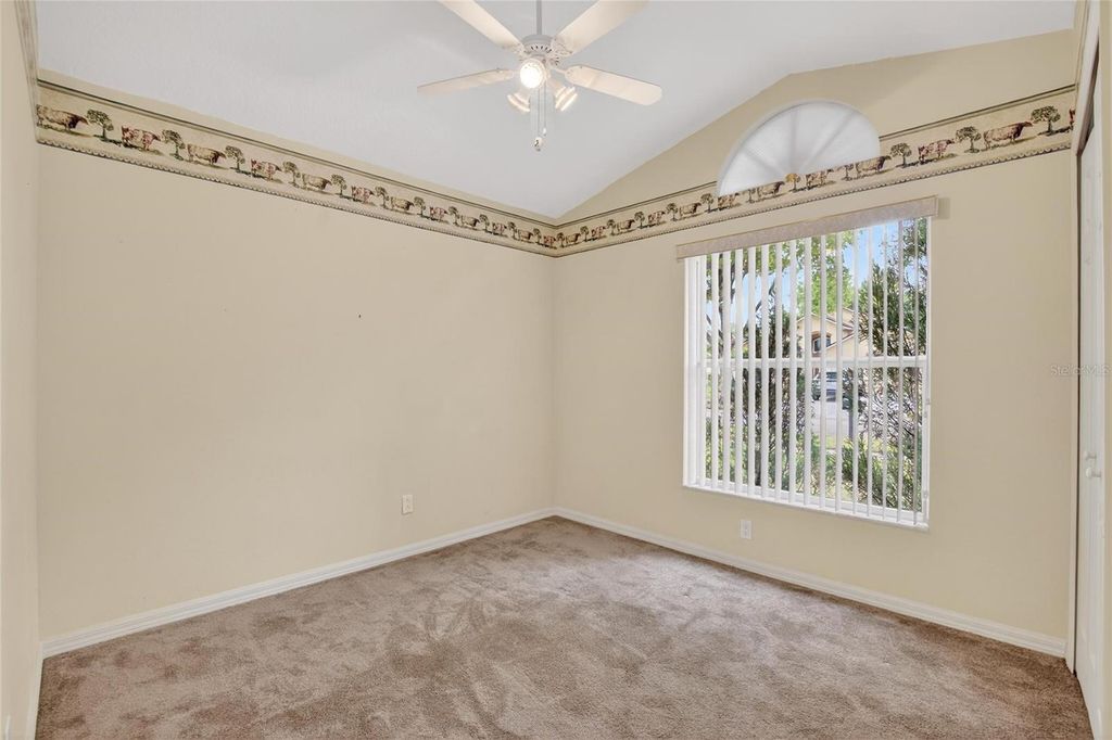 Image 9 of property listing at 10122 SOMERSBY DRIVE, Riverview, FL 33578