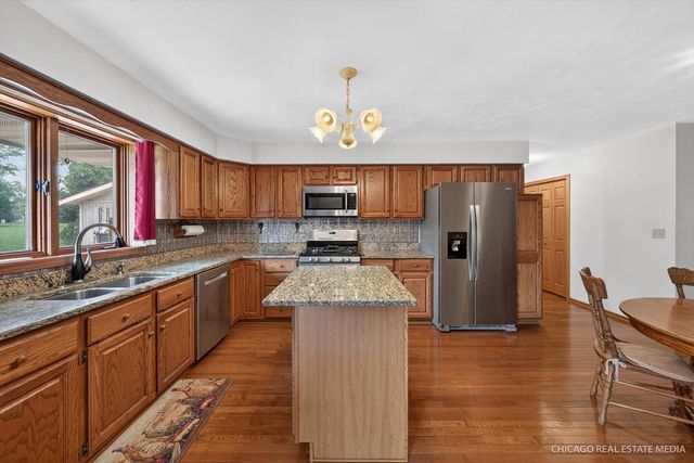 10062 Jesters Row, Roscoe, IL 61073
