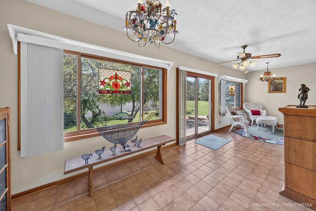 10062 Jesters Row, Roscoe, IL 61073