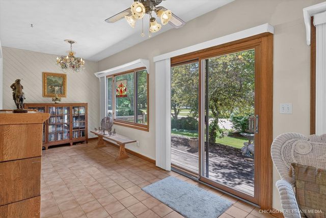 10062 Jesters Row, Roscoe, IL 61073