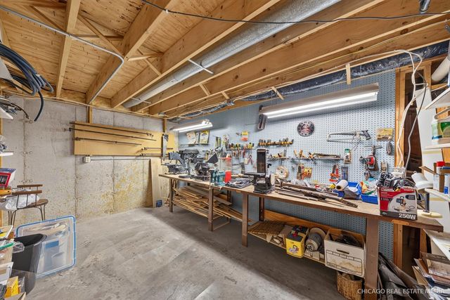 10062 Jesters Row, Roscoe, IL 61073