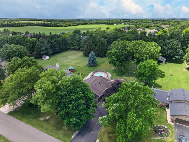 10062 Jesters Row, Roscoe, IL 61073