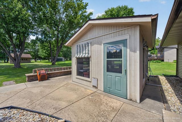 10062 Jesters Row, Roscoe, IL 61073