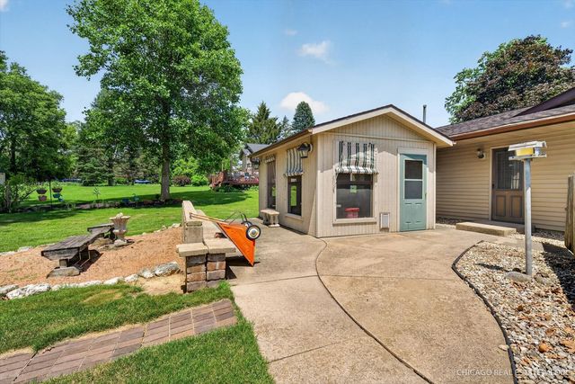 10062 Jesters Row, Roscoe, IL 61073