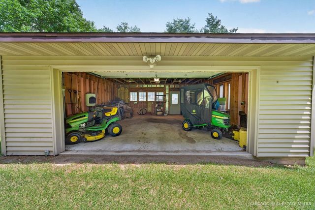 10062 Jesters Row, Roscoe, IL 61073