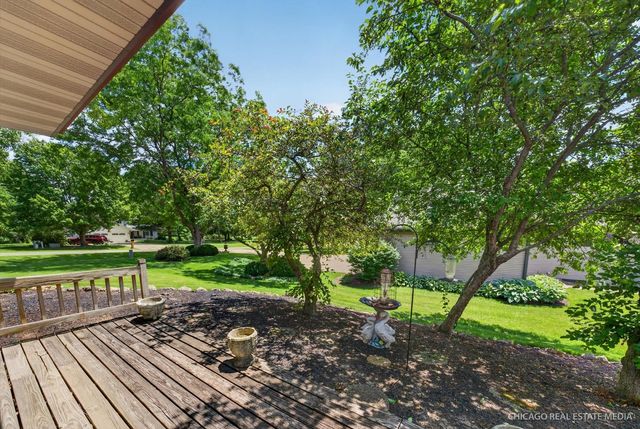 10062 Jesters Row, Roscoe, IL 61073