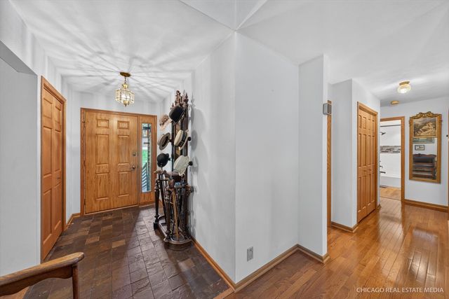 10062 Jesters Row, Roscoe, IL 61073