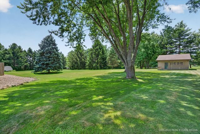 10062 Jesters Row, Roscoe, IL 61073