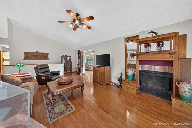 10062 Jesters Row, Roscoe, IL 61073
