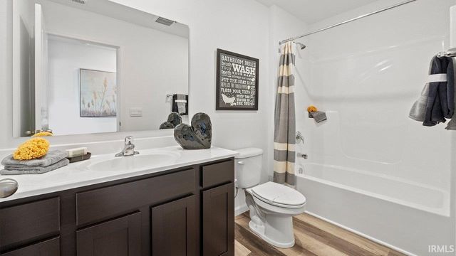 3832 Bradley Drive, Fort Wayne, IN 46818