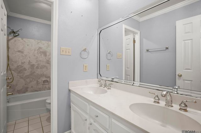 4987 Herridge Dr, Baton Rouge, LA 70817