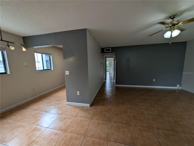 2439 OAK PARK WAY 217, Orlando, FL 32822