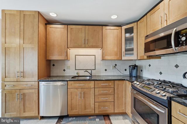 65 CYPRESS PL, Newtown, PA 18940