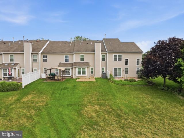 65 CYPRESS PL, Newtown, PA 18940