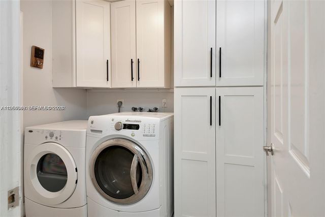 1800 Water Ridge Dr, Weston, FL 33326