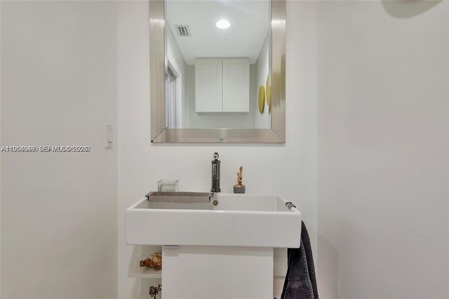 1800 Water Ridge Dr, Weston, FL 33326