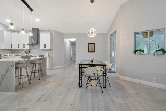 1800 Water Ridge Dr, Weston, FL 33326