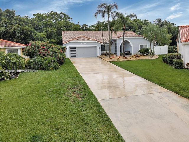 1800 Water Ridge Dr, Weston, FL 33326