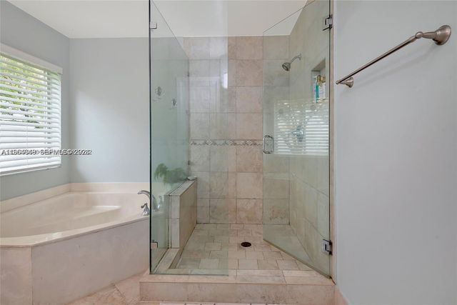 1800 Water Ridge Dr, Weston, FL 33326