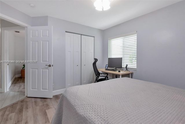 1800 Water Ridge Dr, Weston, FL 33326