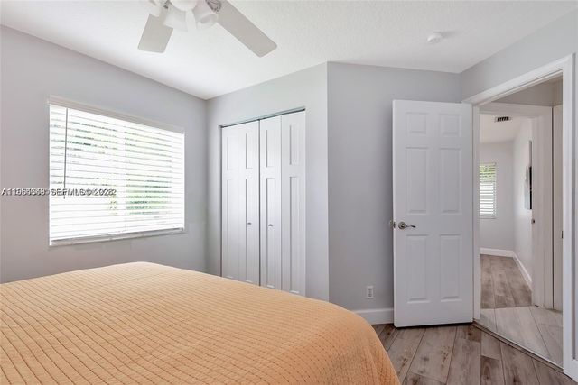 1800 Water Ridge Dr, Weston, FL 33326