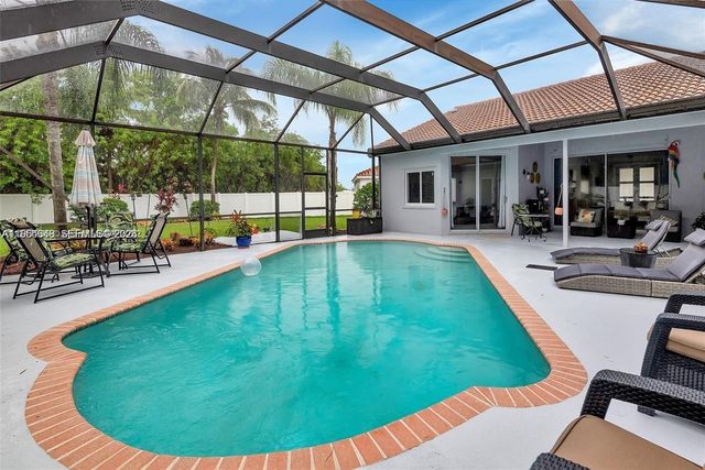 1800 Water Ridge Dr, Weston, FL 33326