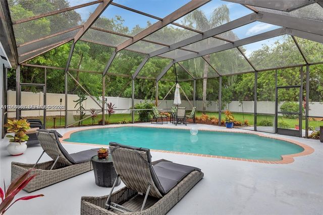 1800 Water Ridge Dr, Weston, FL 33326