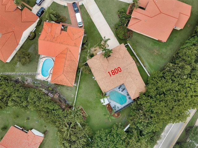 1800 Water Ridge Dr, Weston, FL 33326