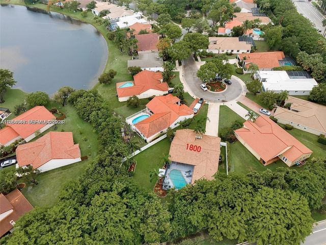 1800 Water Ridge Dr, Weston, FL 33326